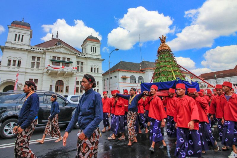 Tradisi Grebeg Maulud Warisan Budaya Jawa Yang Sakral