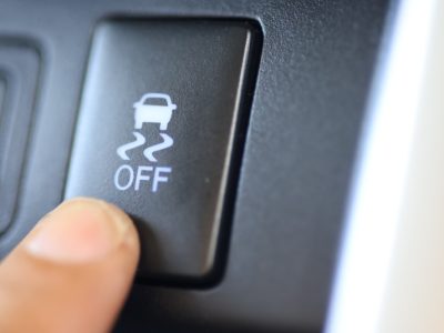 Fitur Traction Control Kapan Perlu Di Matikan?