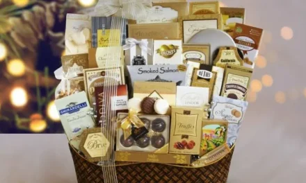 Hadiah Natal Atau Parcel Yang Di Berikan Saat Merayakannya