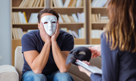 Di Balik Keangkuhannya, Si Narsistik Ternyata Rapuh