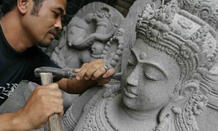 Seni Memahat Pada Sebuah Tiga Dimensi