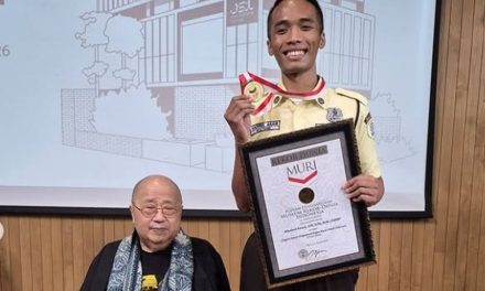 Kisah Hebat Satpam Bank: Koleksi Gelar Sambil Jaga Pintu