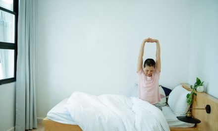 3 Keuntungan Bangun Pagi: Lebih Fokus & Santai