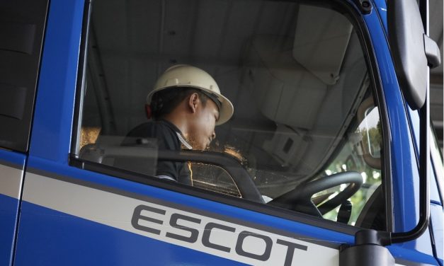 Trik Cerdas Lolos Gang Sempit Tanpa Lecet