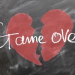 3 Kelakuan Berlebihan Yang Malah Bikin Hubungan Retak