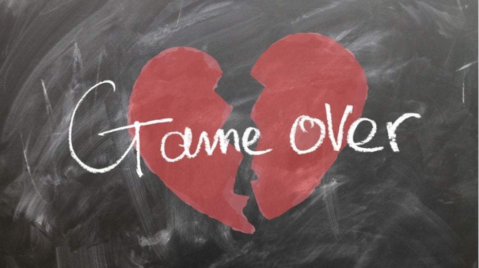 3 Kelakuan Berlebihan Yang Malah Bikin Hubungan Retak