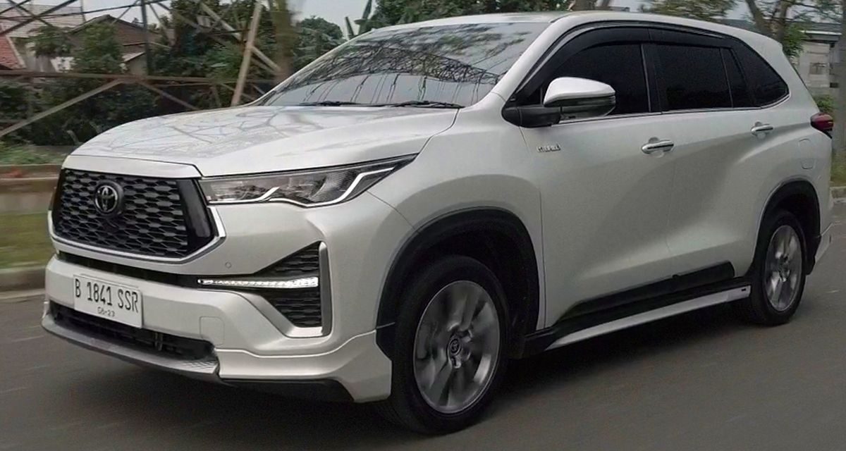 Innova Kembali Pimpin Pasar: Daftar 10 Mobil Terlaris RI