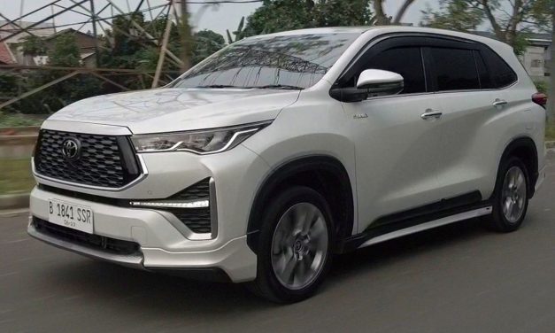 Innova Kembali Pimpin Pasar: Daftar 10 Mobil Terlaris RI