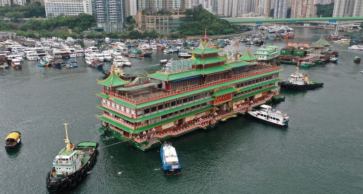 Saking Enaknya, Resto Hongkong Ini Lagi Ramai Pol!