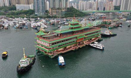 Saking Enaknya, Resto Hongkong Ini Lagi Ramai Pol!