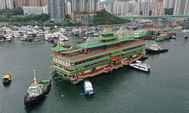 Saking Enaknya, Resto Hongkong Ini Lagi Ramai Pol!