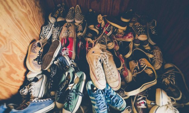 Sepatu Bau? Ini Cara Paling Ampuh Usir Aromanya!