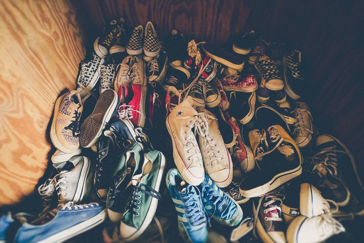 Sepatu Bau? Ini Cara Paling Ampuh Usir Aromanya!