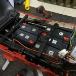 3 Cara Bikin Baterai Motor Listrik Awet Seharian