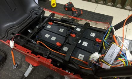 3 Cara Bikin Baterai Motor Listrik Awet Seharian