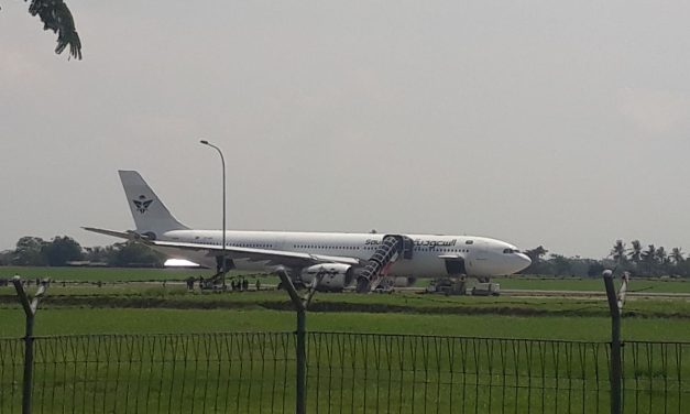 Teror Bom! Saudia Airlines Mendarat Darurat Di KNO